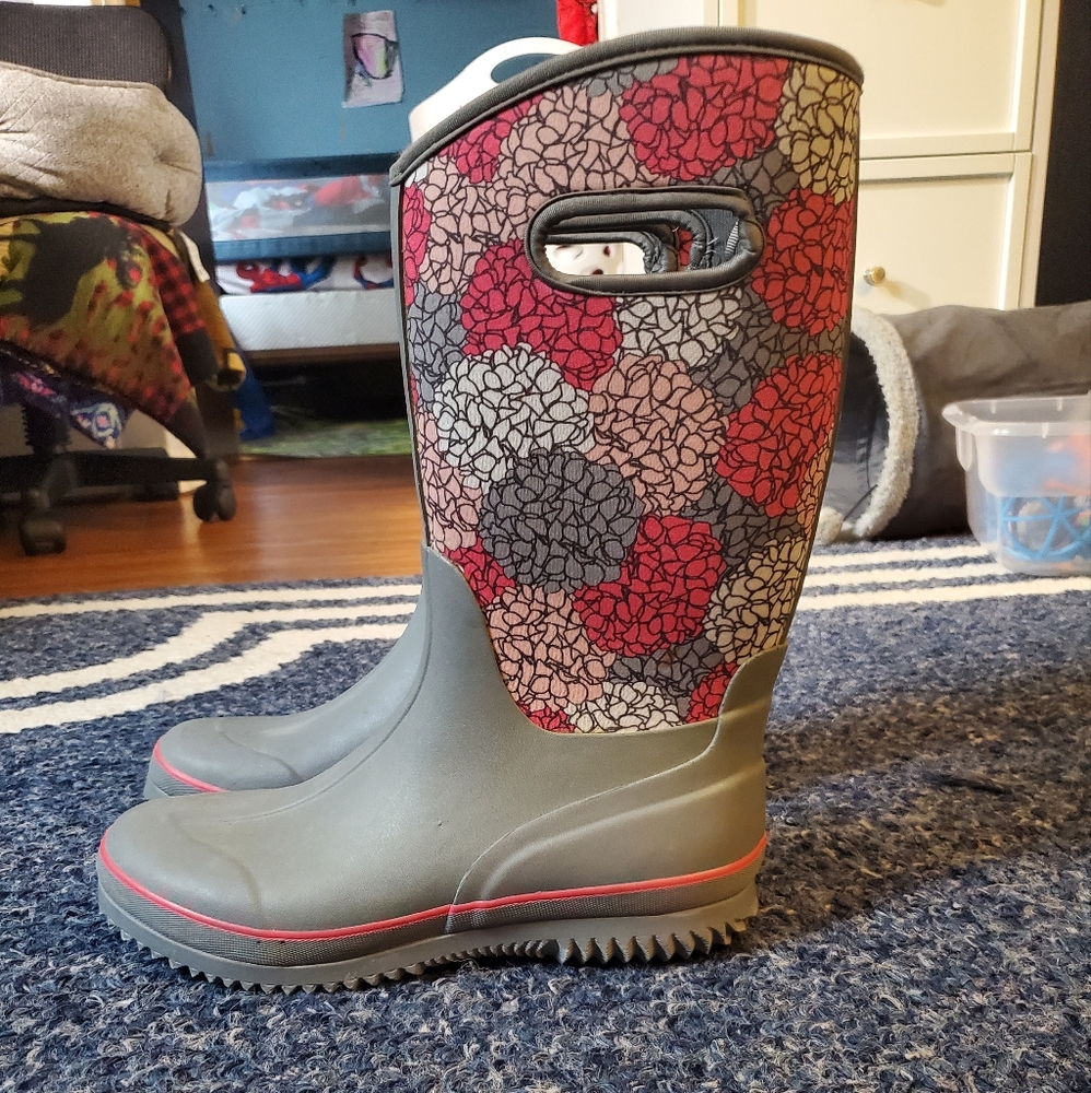 Womens size 8 rain boots